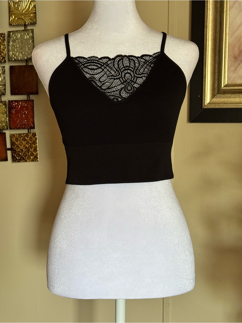 Bozzolo Black Lace-Trim Cropped Camisole